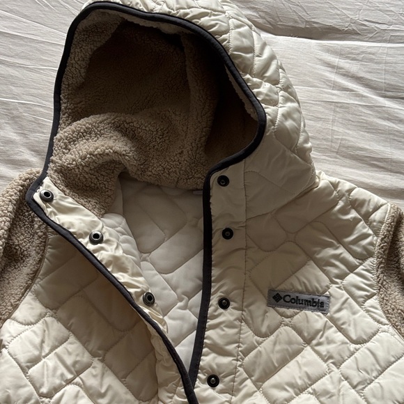 Columbia Quilted Fleece Hoodie in Cream and Tan - Picture 4 of 5